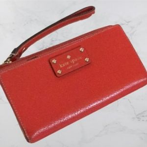 Kate Spade Wellesley wristlet/wallet